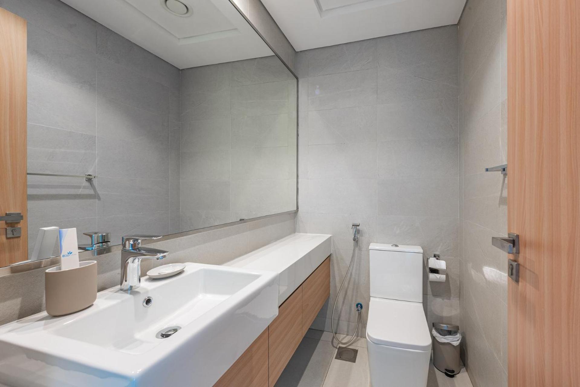 Cozy & Convenient 1Br Haven In Al Jaddaf Apartment Dubai Bagian luar foto